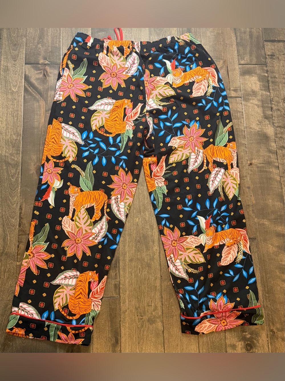 Room Service Floral Tiger Print Pajama Set Womenâs XXL Black Button Front Lounge - Picture 11 of 14